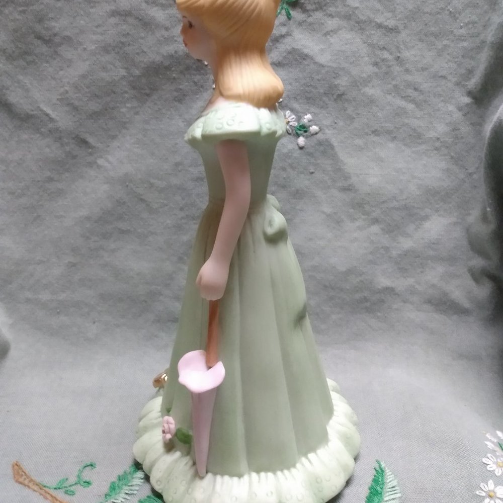 Blonde Age 15 - Growing Up Girls collection - Picture 4 of 9